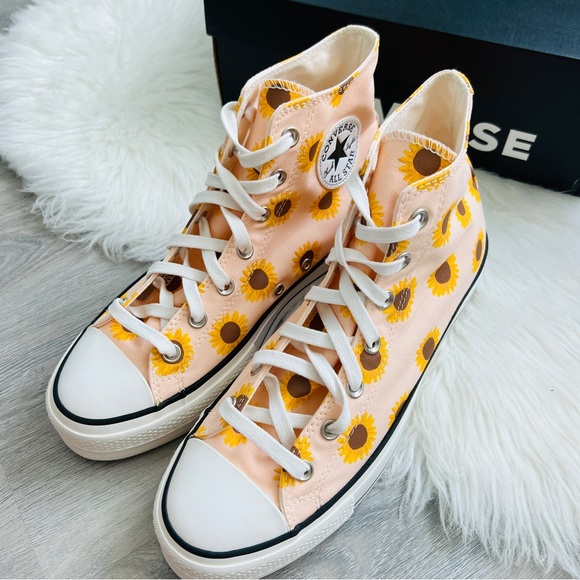 NWT Converse Chuck Taylor All Star Lift Platform Women’s Shoes - Picture 2 of 8